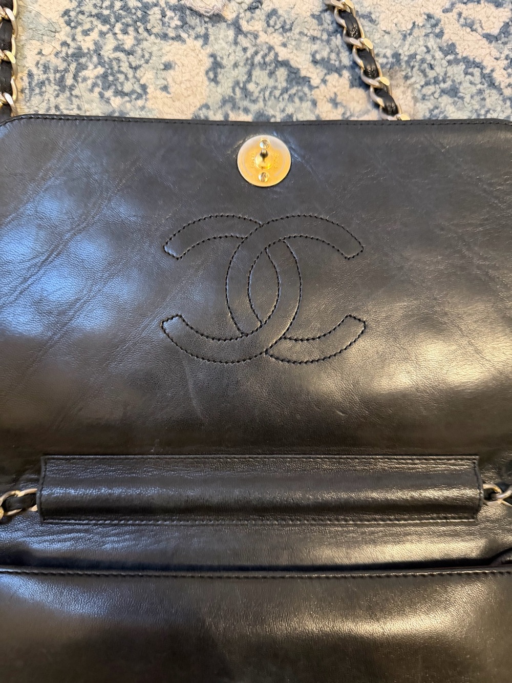 Authentic Vintage CHANEL flap bag - Picture 3 of 7